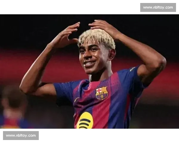 怼脸训斥 + 围堵！亚马尔成笑柄，金球梦碎于自大